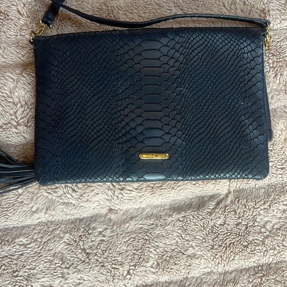 GiGi New York designer leather embossed crossbody bag - Picture 5 of 10